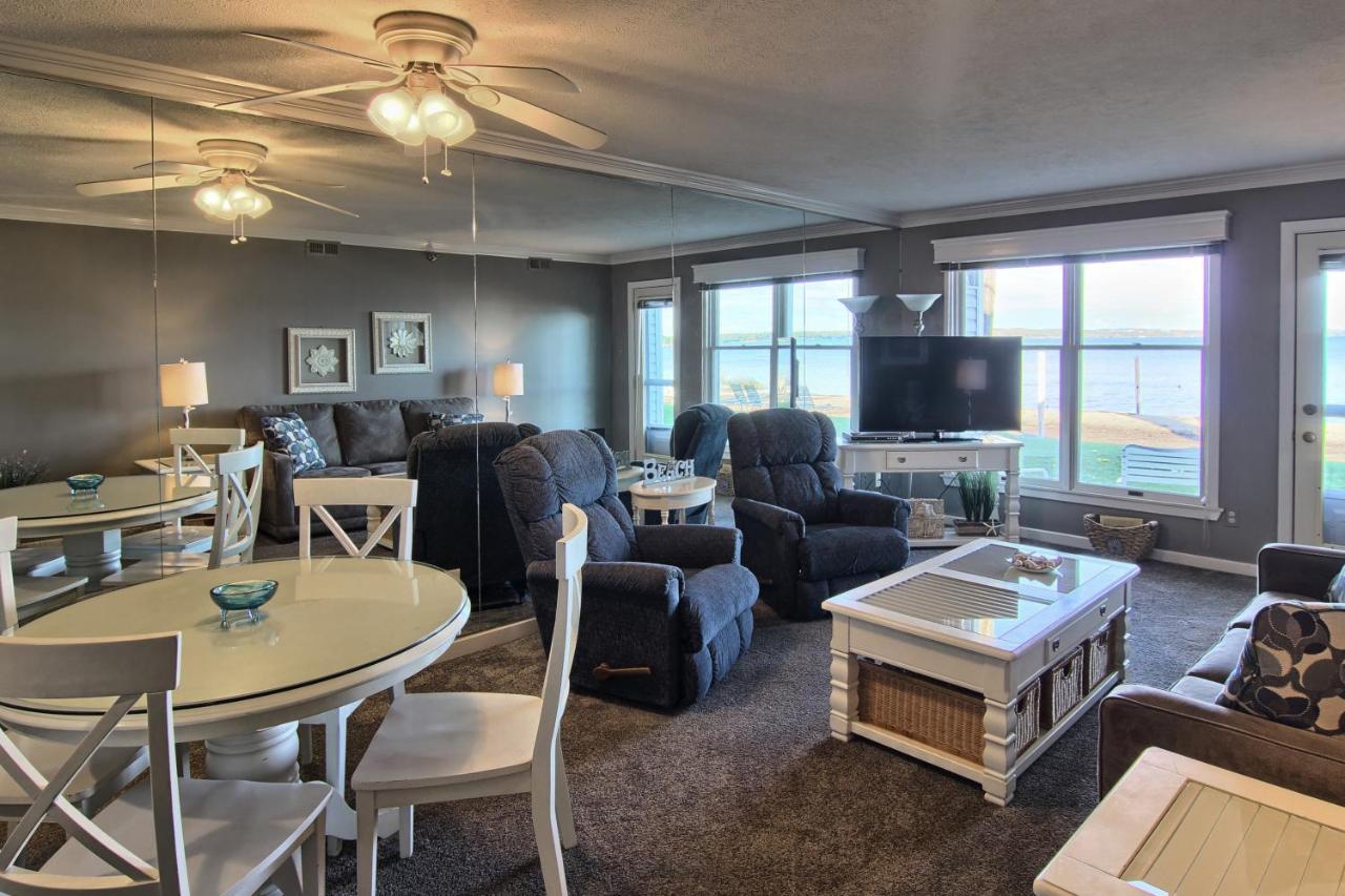 103 North Shore Inn Traverse City Eksteriør billede